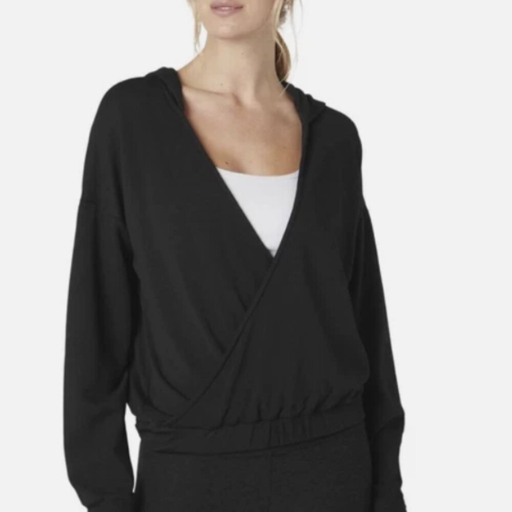 Beyond Yoga Cross Your Heart Pullover in Black (L)